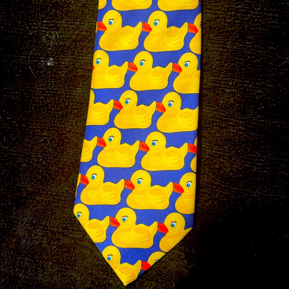 Men’s 100% Silk Tie L:57 W:4 Rubber Duck Print. Reshot images…